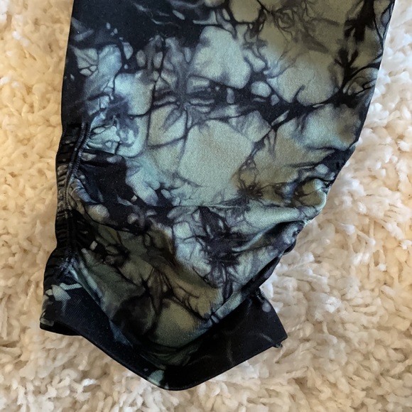 NUX Tye dye green black leggins crop M - Picture 2 of 7